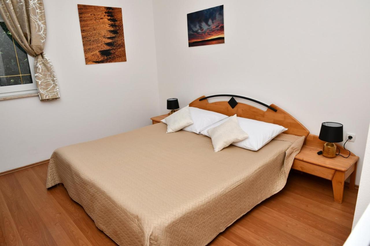 Apartments Novotny Banjol المظهر الخارجي الصورة