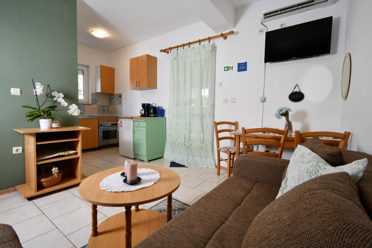Apartments Novotny Banjol المظهر الخارجي الصورة